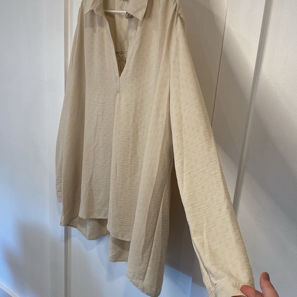 WONDERLY creamy-neck flowy blouse - Picture 4 of 11